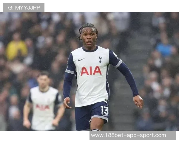 热刺积极寻求左后卫与左中卫目标锁定19岁桑托斯后卫索萨