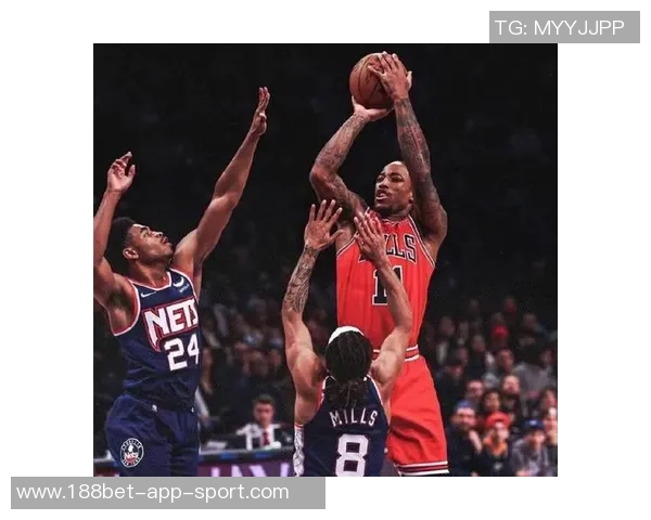 克拉克斯顿全能表现助球队取胜18分10板6助2断3帽展现实力