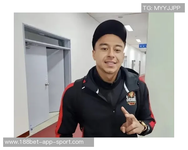 林加德分享与韩国球员的文化交流赞其礼节并谈美食体验